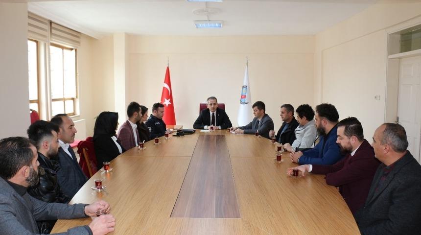 Kaymakam Pişkin, işyeri temsilcileriyle bir araya geldi