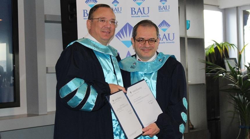 Ünlü Kardiyoloji Uzmanı Bruce Murphy: “2050 yılında dünyada şimdikinden daha çok yaşlı insan olacak”