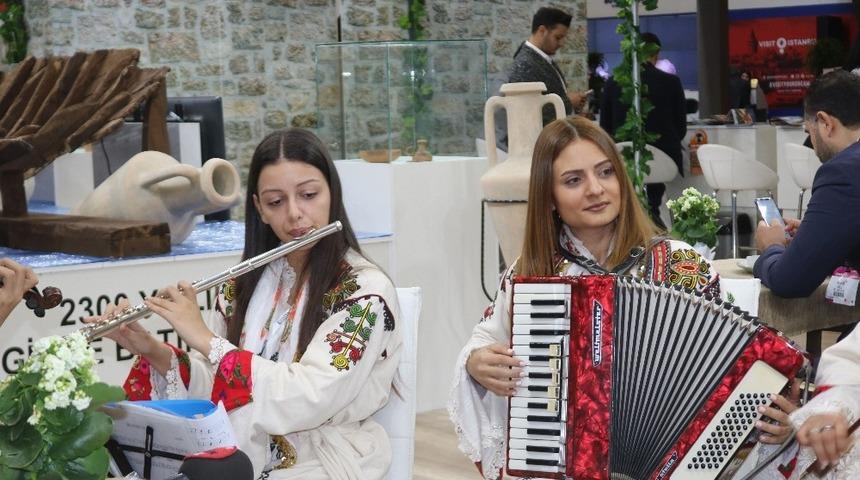 T&uuml;rkiye Otelciler Federasyonu Başkanı Ayık: "2019 g&ouml;stergeleri iyi, kişi başı geliri artırabiliriz"