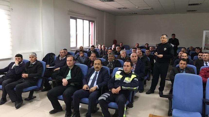 Halk otob&uuml;s&uuml; şof&ouml;rlerine eğitim verildi