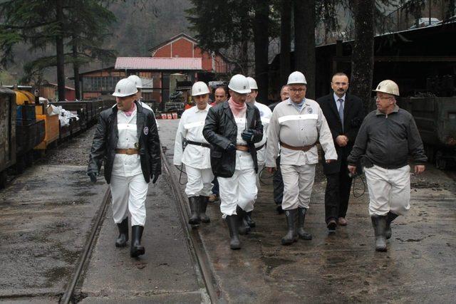 Vali Bektaş, derebaca maden ocağına indi