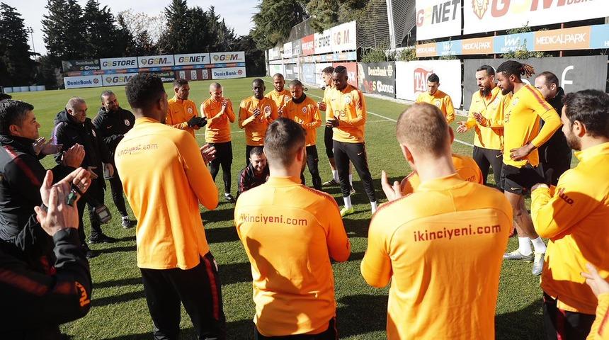 Mbaye Diagne, Christian Luyindama ve Kostas Mitroglou'ndan Mustafa Cengiz'e ziyaret