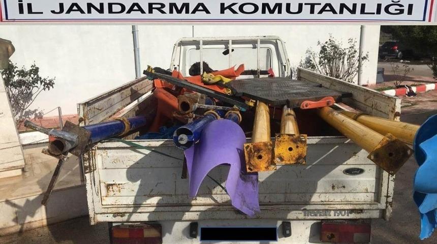 Ayvalık&rsquo;ta jandarmanın huzur ve g&uuml;ven operasyonları s&uuml;r&uuml;yor