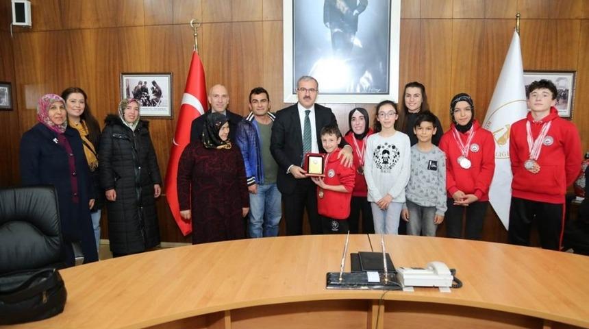 T&uuml;rkiye şampiyonasından madalya ile d&ouml;nd&uuml;ler