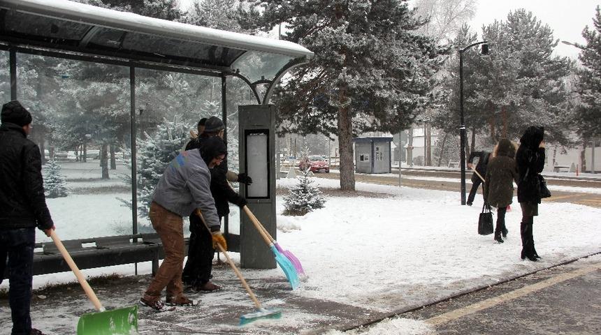 Erzurum&rsquo;da kar yağışı ve soğuk hava
