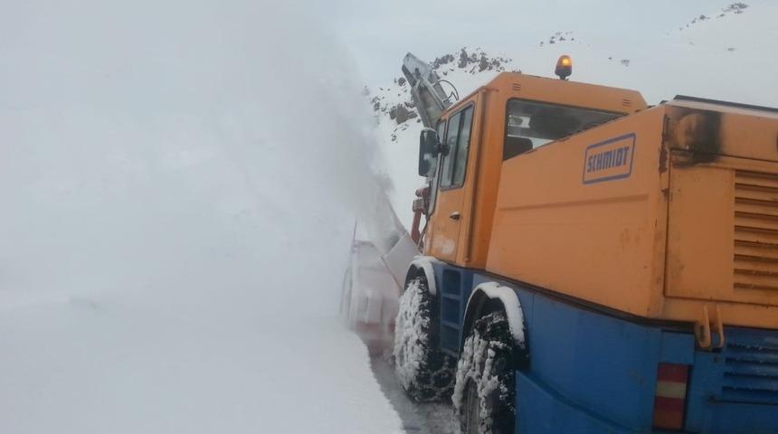 Hakkari&rsquo;de 70 yerleşim yeri kapandı