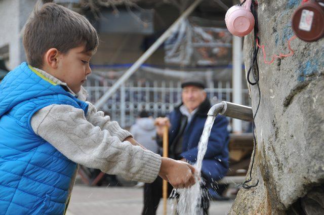 Tarihi camiden geriye kalan minareyi çeşme yaptılar