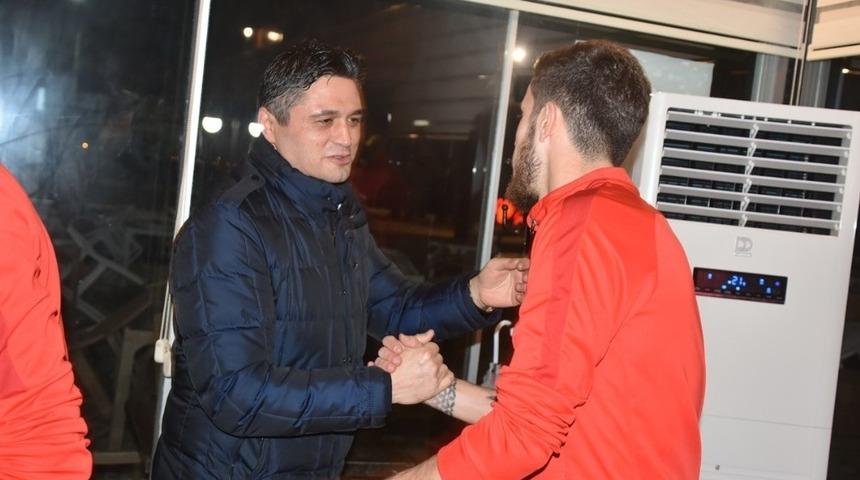 Aliağaspor FK&rsquo;nın futbolcuları motivasyon yemeğinde buluştu