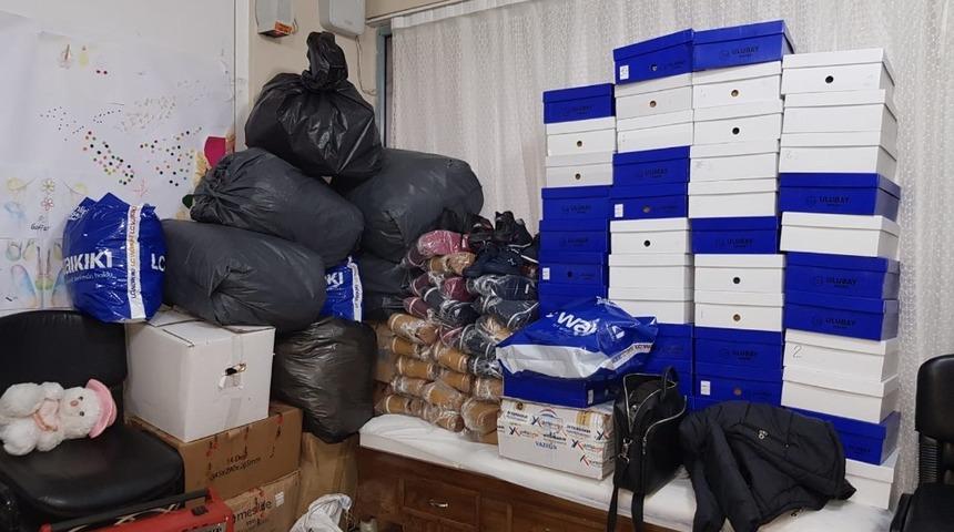 Kelebek &ccedil;ocuklara kışlık bot yardımı