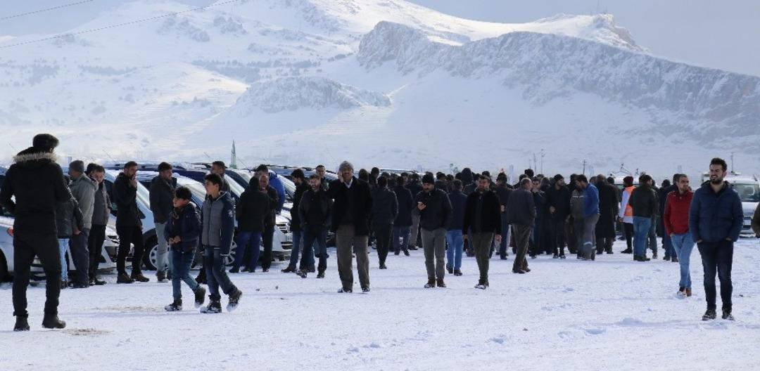 İkinci el otoya bakan &ccedil;ok alan yok