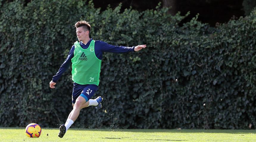 Fenerbah&ccedil;e'de Miha Zajc ilk antrenmanına &ccedil;ıktı