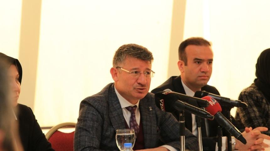 Fikret Yeni, basın mensupları ile buluştu