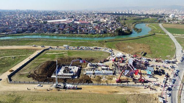 Tarsus’ta 472 dairelik toplu konut projesinin temeli atıldı