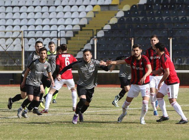 TFF 2. Lig Beyaz Grup: Manisaspor: 0 - Utaş Uşakspor: 4 2
