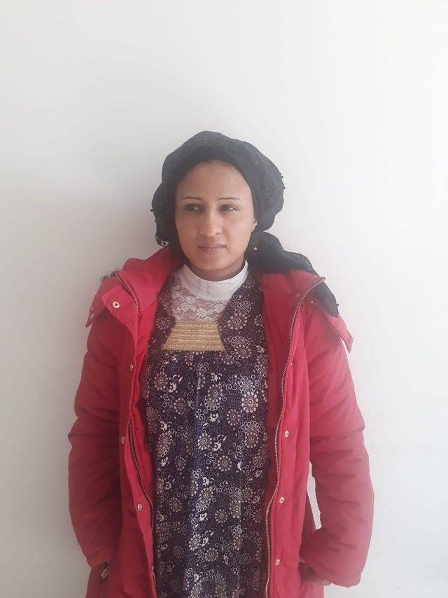 Suriyeli baba, 3 ay önce kaybolan kızına kavuştu