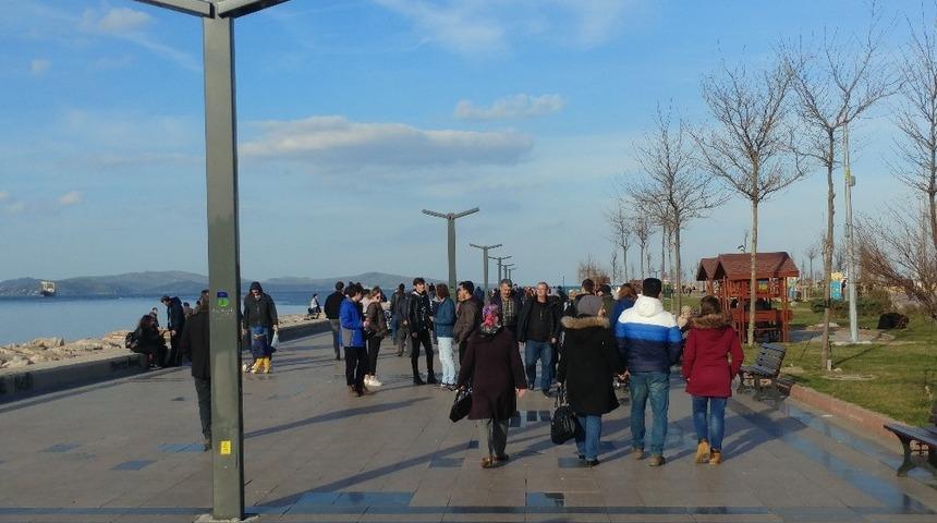 Bandırmalılar sokağa d&ouml;k&uuml;ld&uuml;