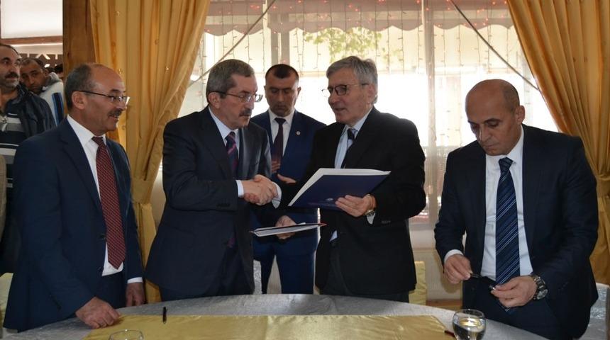 Karab&uuml;k Belediyesi TİS g&ouml;r&uuml;şmesinde mutlu son