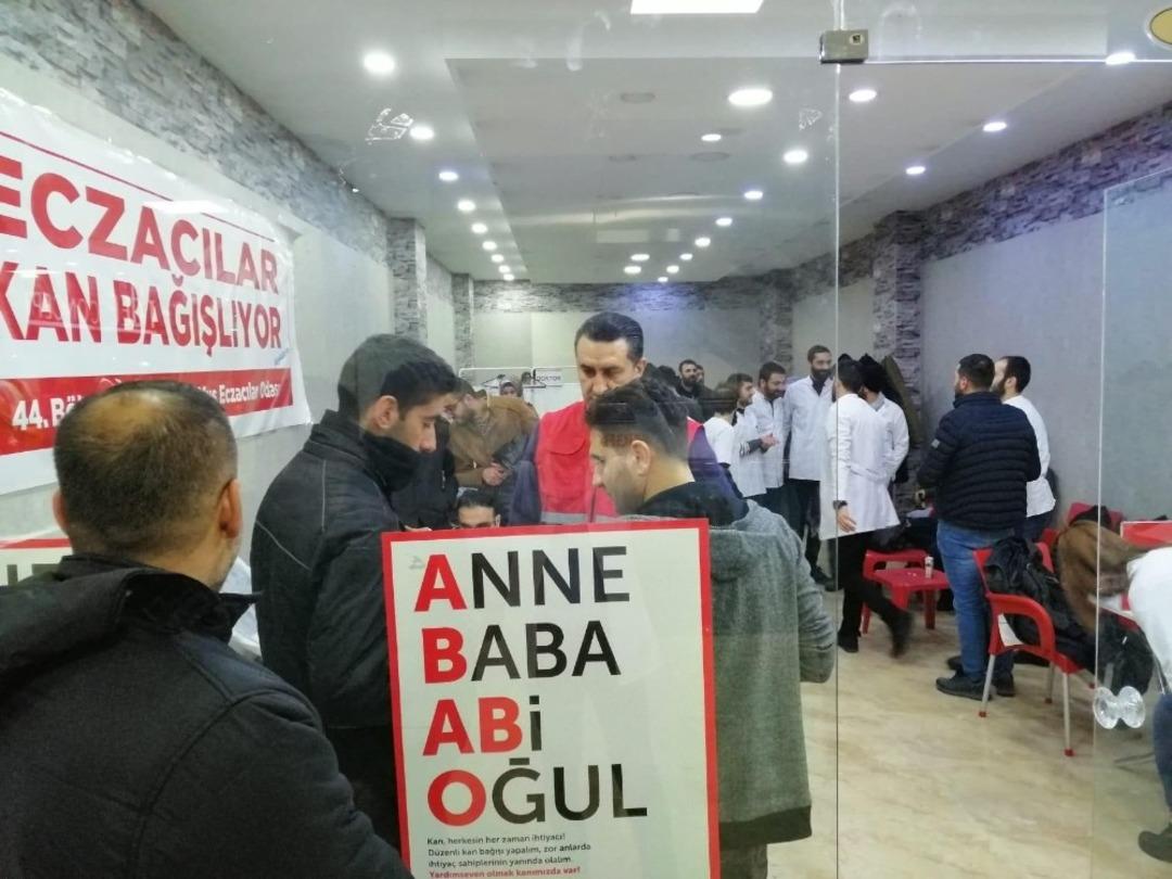 Muşlu eczacılardan kan bağışı