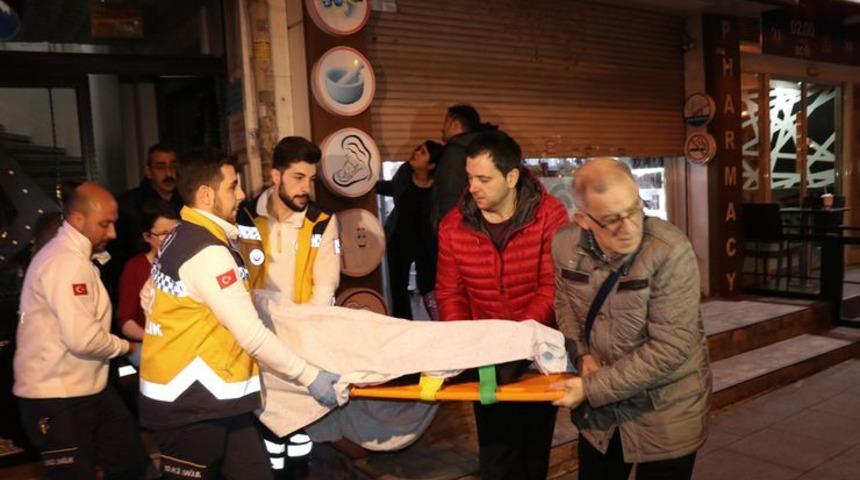 İstanbul'da evinde fenalaşarak yere düşen yaşlı kadın 24 saat yardım bekledi