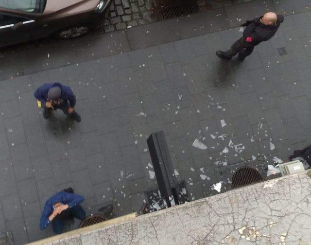 Bel&ccedil;ika&rsquo;da T&uuml;rklerin işlettiği kafe &ouml;n&uuml;nde silahlı saldırı: 1 T&uuml;rk hayatını kaybetti 2