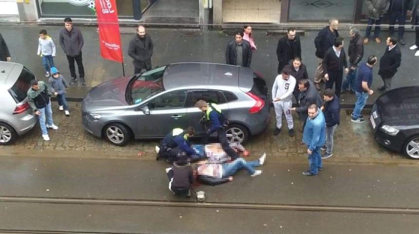 Bel&ccedil;ika&rsquo;da T&uuml;rklerin işlettiği kafe &ouml;n&uuml;nde silahlı saldırı: 1 T&uuml;rk hayatını kaybetti