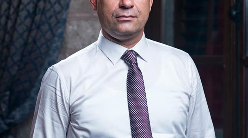 CHP'nin Buca adayı Suat Nezir