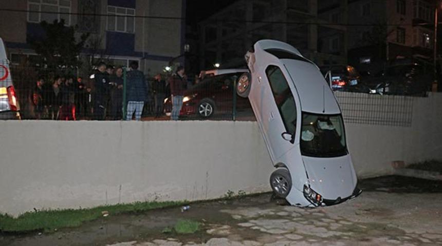 Sesi duyan dışarı fırladı! Apartmanın otoparkında şoke eden görüntü!