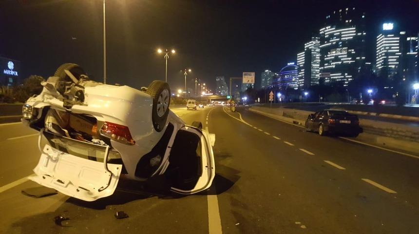 İstanbul TEM otoyolunda korkunç kaza: Yaralılar var