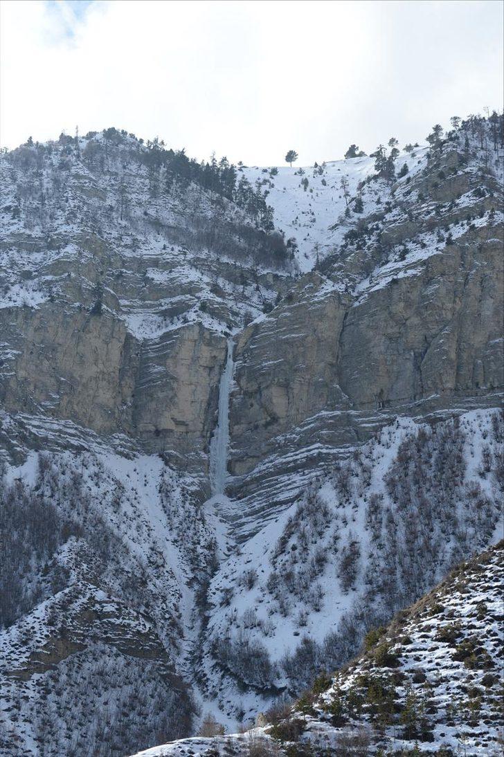 Dünyaca ünlü dağcılar 'sakin kent'te buz tırmanışı yaptı  G2