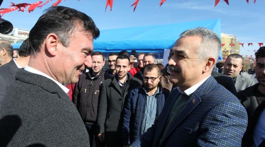 AK Parti&rsquo;li Savaş ve MHP&rsquo;li Akın, Efeler se&ccedil;meniyle birlikte buluştu