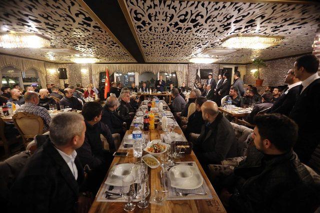 Başkan Yaşar esnafla bir araya geldi 1