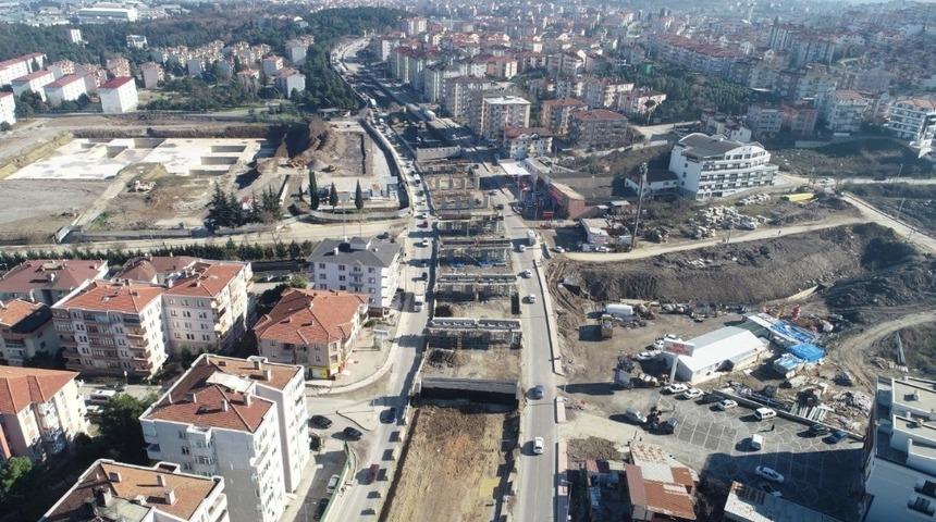 G&ouml;lc&uuml;k k&ouml;pr&uuml;l&uuml; kavşak &ccedil;alışmaları tamamlanıyor