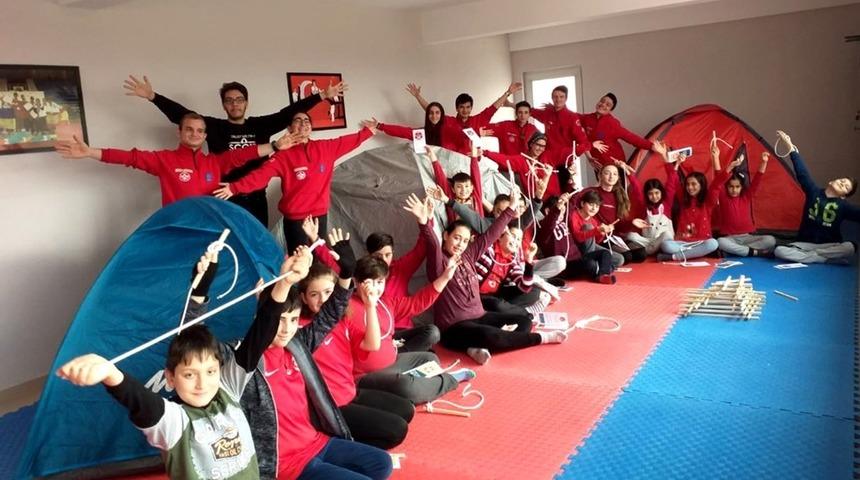 &Ccedil;ocuklara kamp&ccedil;ılık eğitimi