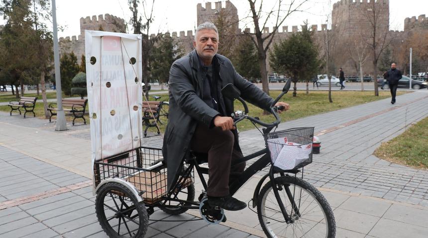 Muhtar adayından 3 tekerlekli bisikletle se&ccedil;im kampanyası