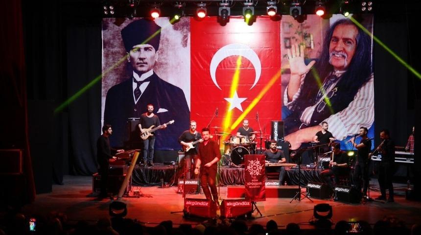 B&uuml;y&uuml;kşehir Barış Man&ccedil;o&rsquo;yu &ccedil;ocuklarla birlikte andı