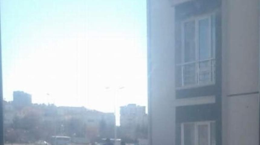 6. kattan d&uuml;şen gen&ccedil; kız ağır yaralandı