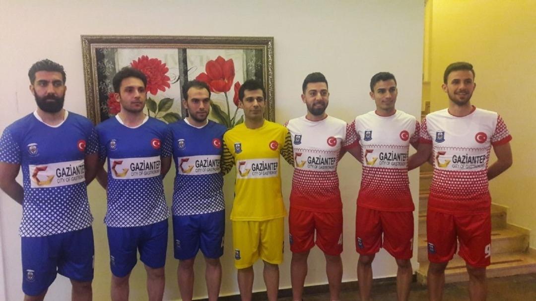 Hokeycilere Trophy i&ccedil;in &ouml;zel forma tasarlandı