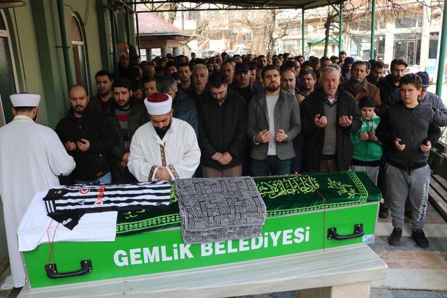 Enes Batur ve oyuncak hayali gerçekleşen lösemili Adnan, yaşama tutunamadı (2) 1