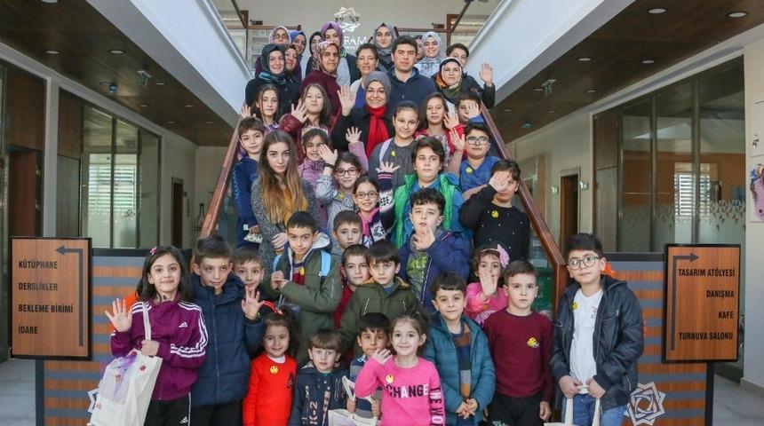 Meram&rsquo;da &ccedil;ocuklar, tatili doya doya yaşadı