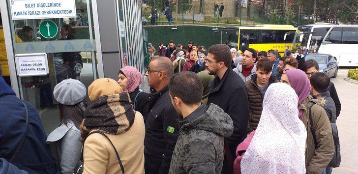 Fiyatlar yarı yarıya ucuzladı, yüzlerce metre kuyruk oluştu  G5