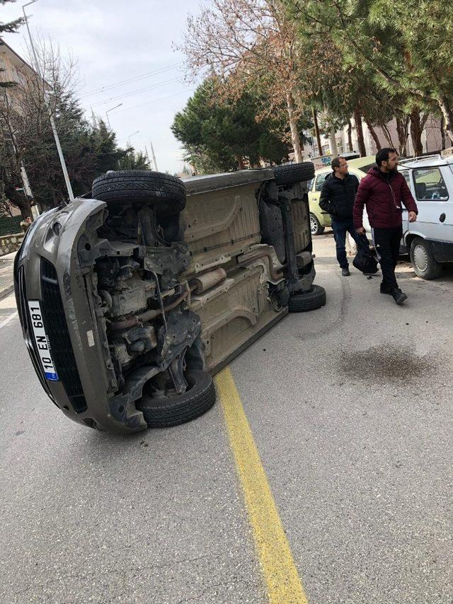 Eğirdir İlçe Nüfus Müdürü zincirleme kazada yaralandı