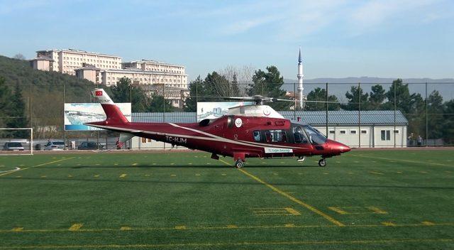 Ambulans helikopter, otomobil altında kalan Egemen için havalandı