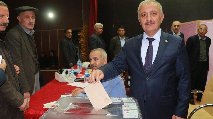 Başkan Salih Şahan g&uuml;ven tazeledi