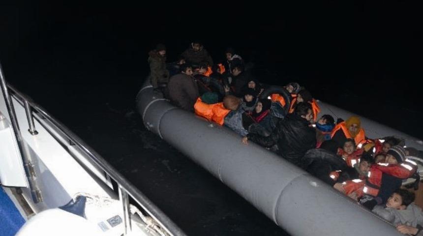 Kuşadası&rsquo;nda 49 ka&ccedil;ak g&ouml;&ccedil;men yakalandı