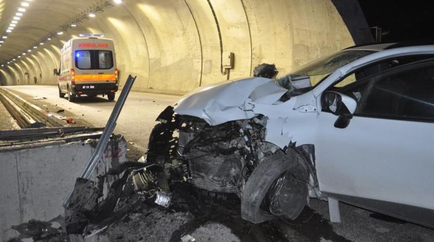 Zonguldak'ta tünel girişinde korkunç kaza! Araç hurdaya döndü