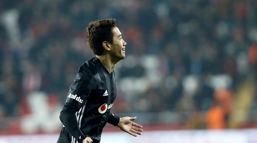 Japon basınında Shinji Kagawa'ya büyük övgü