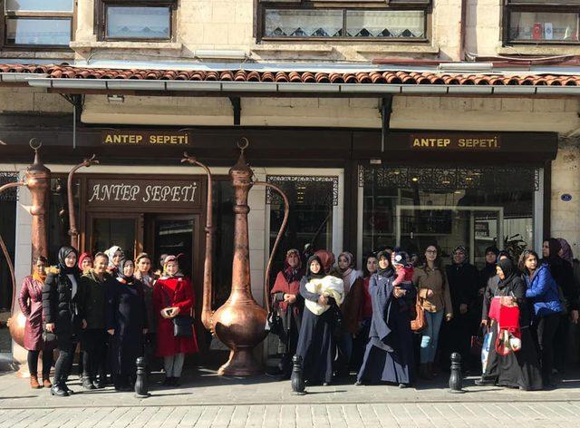 Türk ve Suriyeli öğrencileri Gaziantep’i gezdi