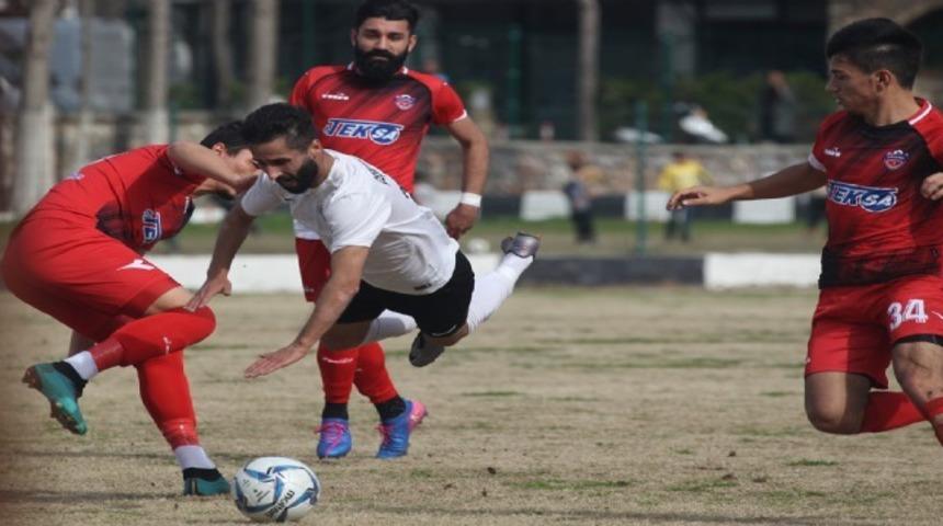 &Ccedil;eşme Belediyespor sahasında 3 puanı 3 golle kaptı