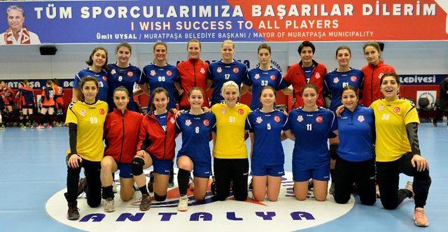 Muratpaşa Belediyespor galibiyetle başladı