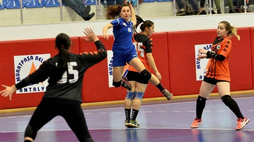 Muratpaşa Belediyespor galibiyetle başladı